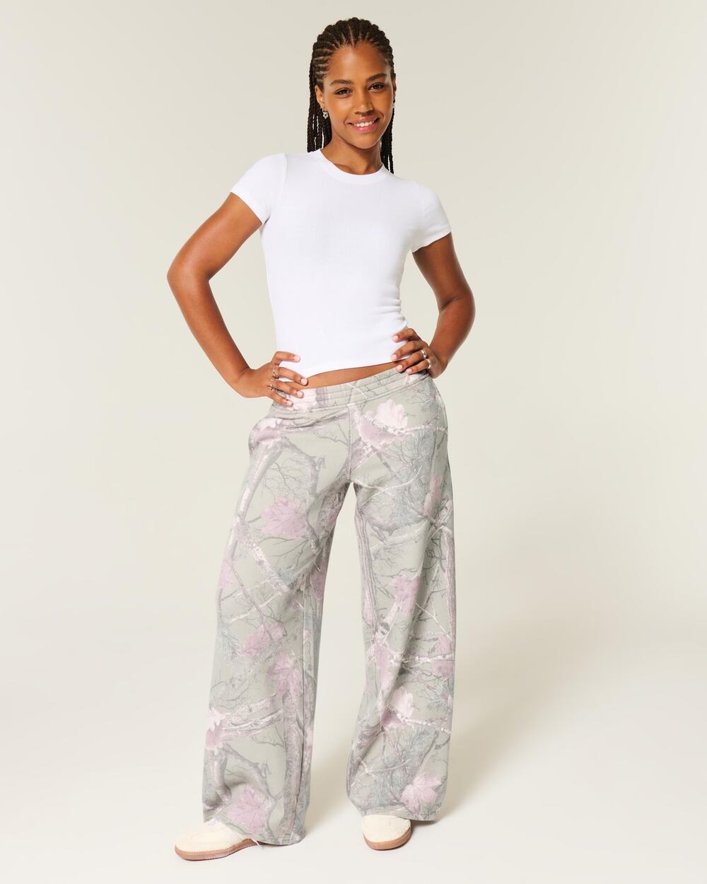 Hollister Camo Baggy Sweatpants in Grey Size M